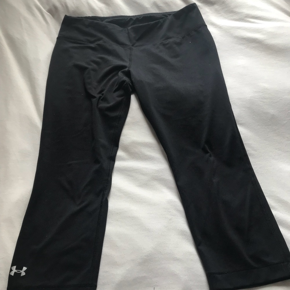 Under Armour Black Capri Workout Pants